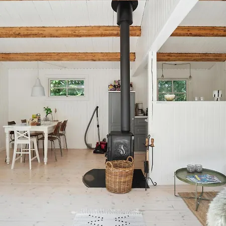 Vakantiehuis Lovely In With Wifi